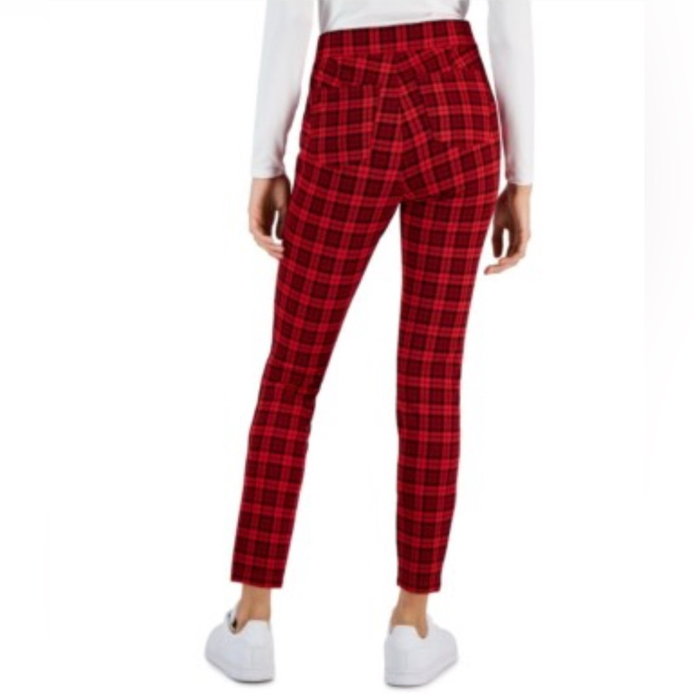 Time and Tru Red Plaid Ankle Pants